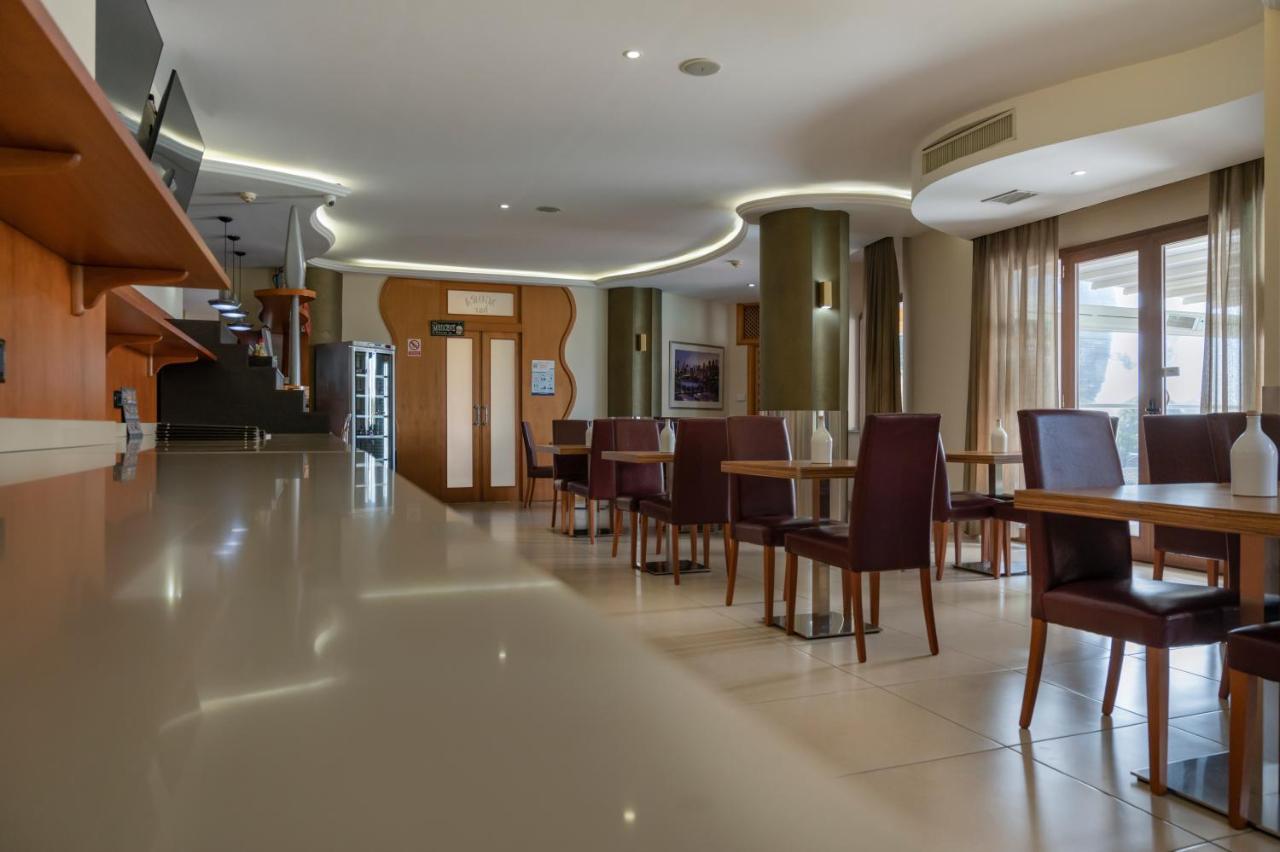 Hotel Agora Sure Hotel Collection By Best Western Lago Patria Dış mekan fotoğraf