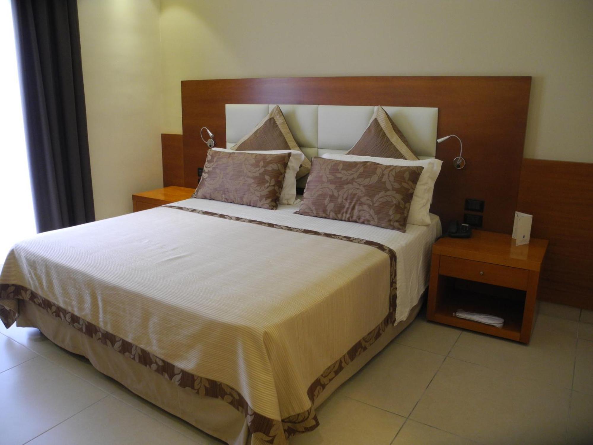 Hotel Agora Sure Hotel Collection By Best Western Lago Patria Dış mekan fotoğraf