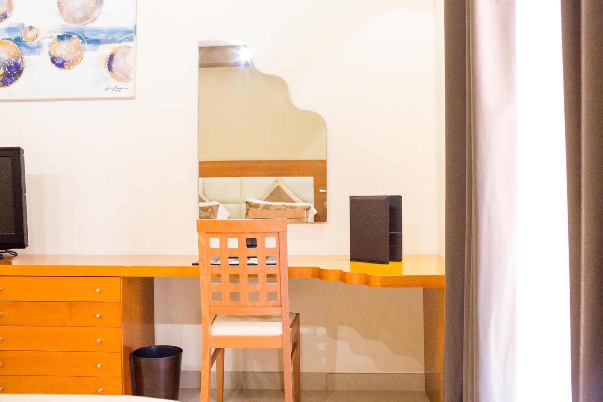 Hotel Agora Sure Hotel Collection By Best Western Lago Patria Oda fotoğraf