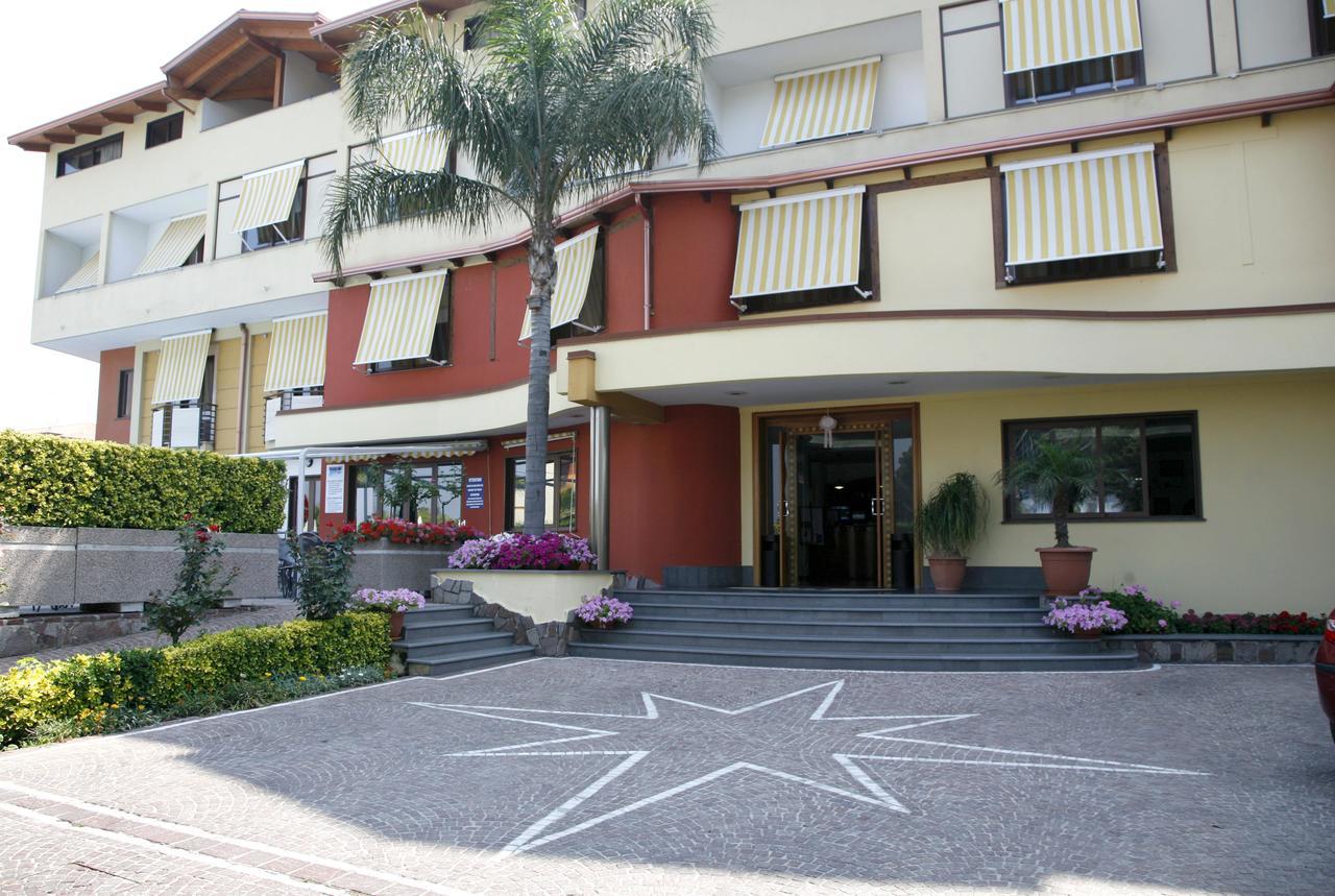 Hotel Agora Sure Hotel Collection By Best Western Lago Patria Dış mekan fotoğraf